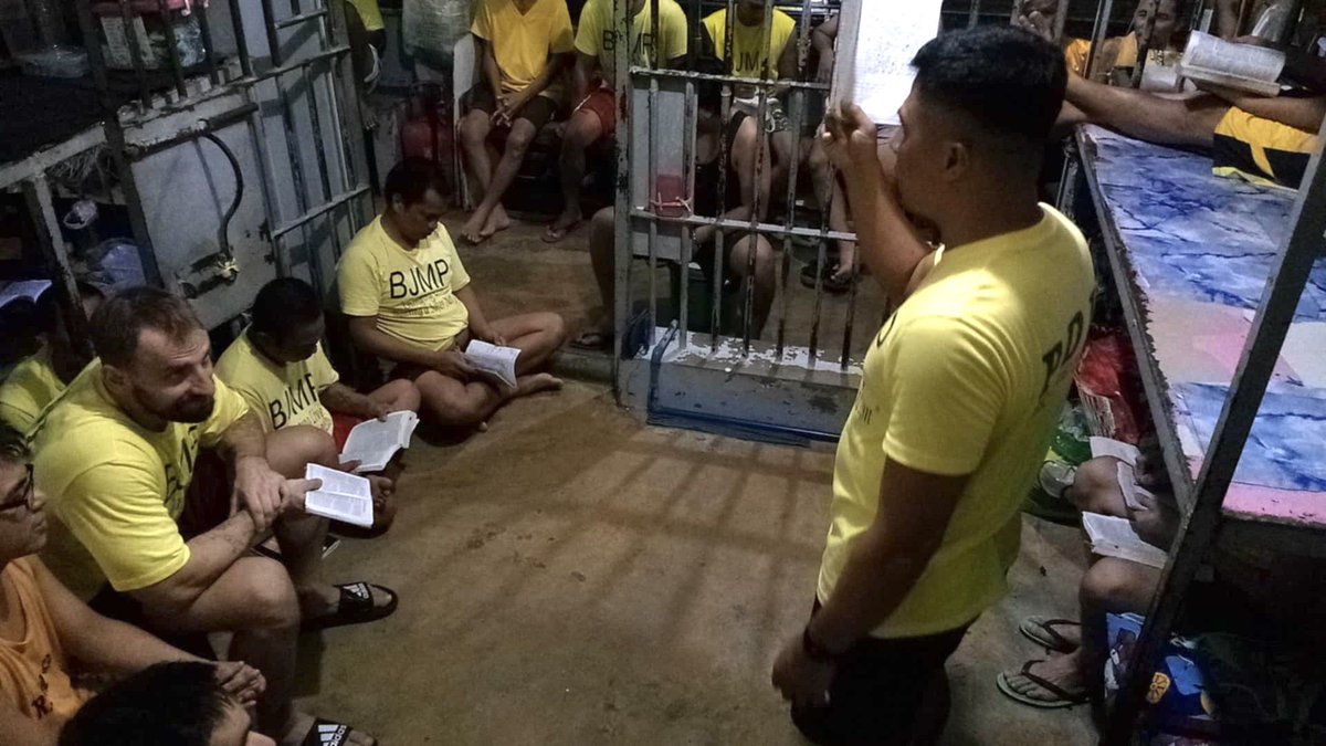 vitalyzdtv's tweet image. After 290 days in the Phillipines jail with rats, cockroaches, and +35 Celsius weather, I am finally free. They really tried to break me but it built me. Out of the 290 days, I spent 91 days in complete Isolation. They wanted me gone but I’m here, all glory to GOD!!! ⛓️‍💥