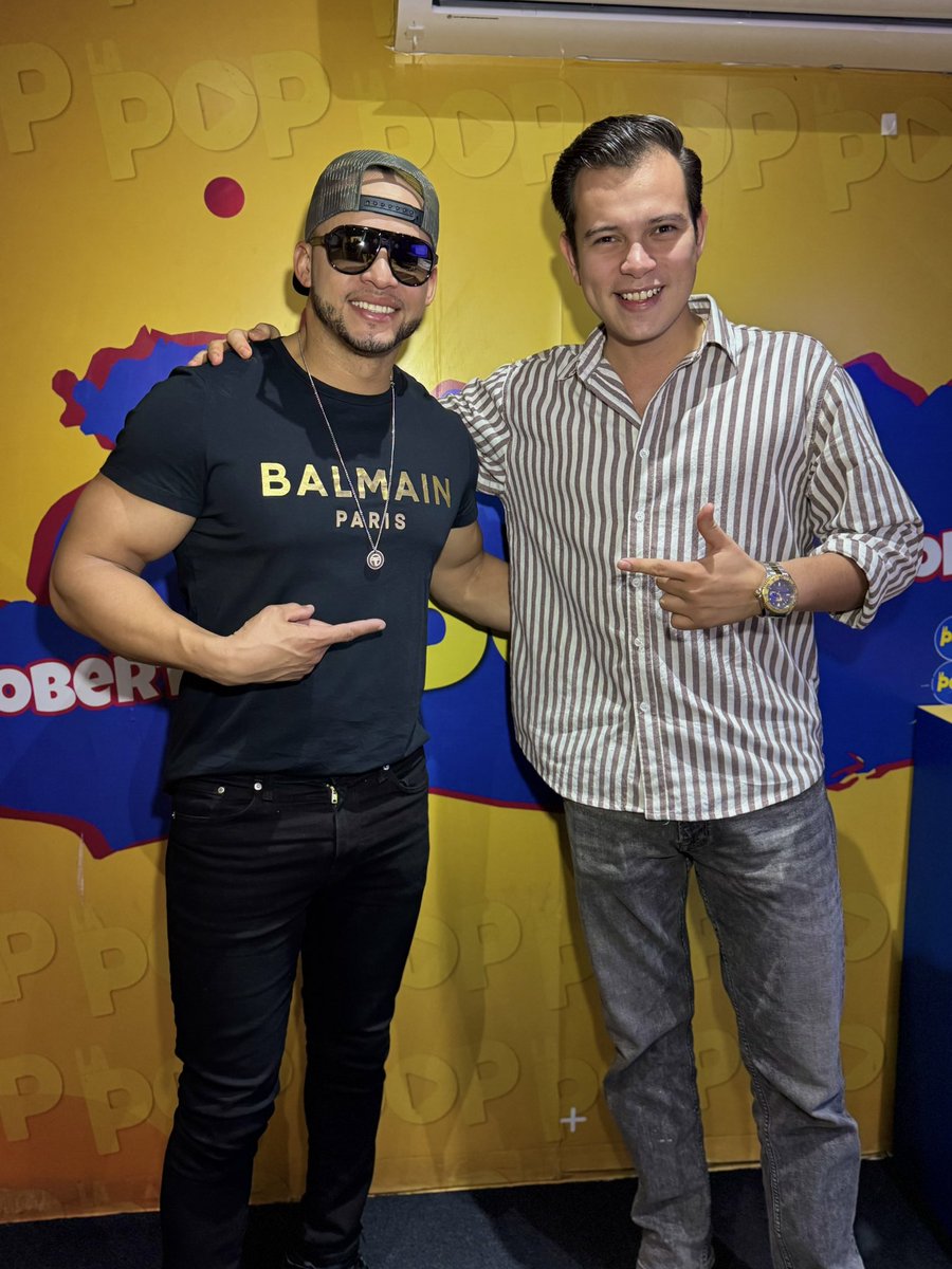 lapop989's tweet photo. 🤩Hoy en La Pop 98.9 nos acompañó Frankie Fernández, talento, pasión y música en vivo, compartiendo su historia, su vibra y canciones que conectan directo con el alma🎤🎶 https://t.co/DqvhBaK2Xa