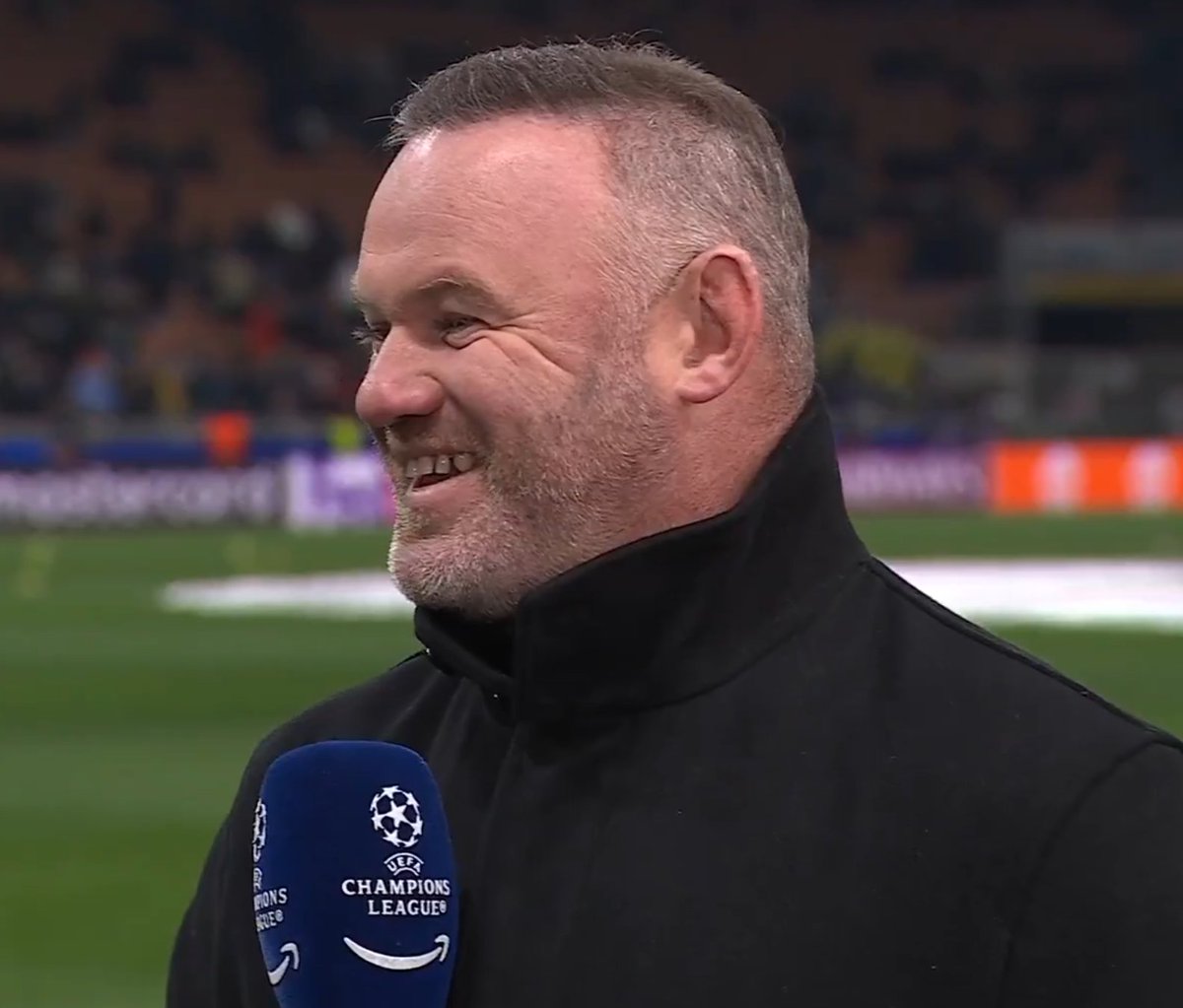UtdDistrict's tweet photo. 🚨 Theo Walcott to Wayne Rooney: "How would this Arsenal squad compete against your Man United 2008 squad?"

Rooney: "Erm, yeah, we'd batter them."

🤣🤣🤣🤣🤣🤣🤣🤣 https://t.co/QwCl3gGKVi