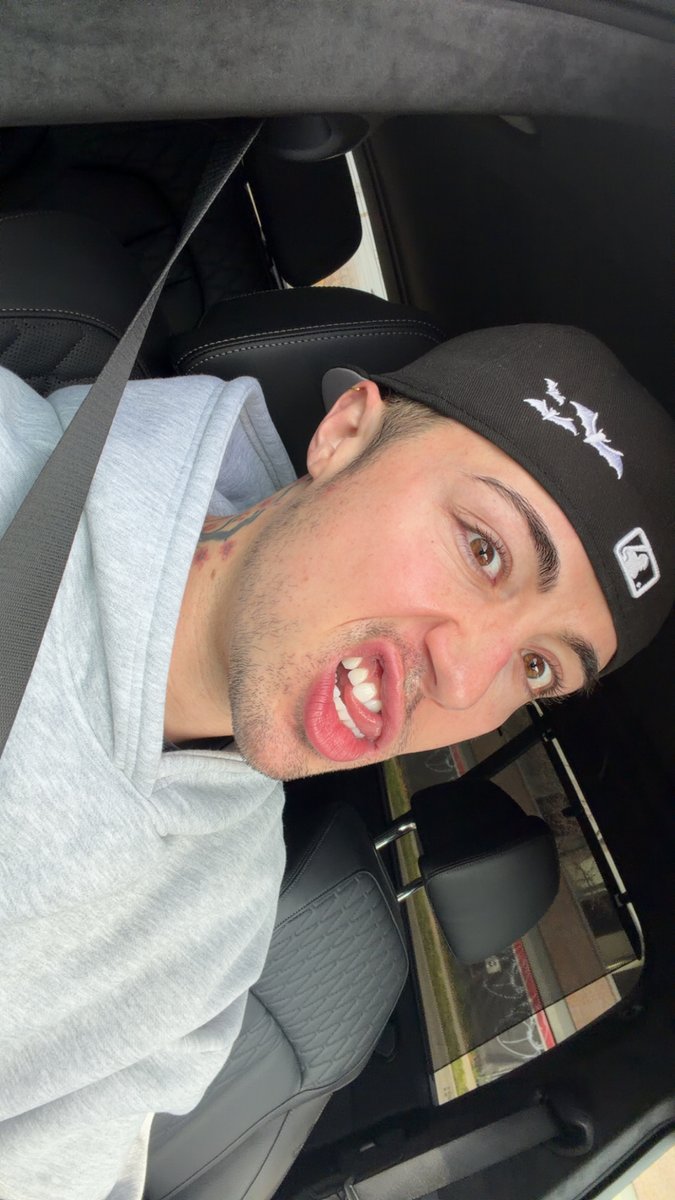 Hunter James tweet media