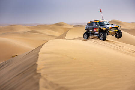 redbullCL's tweet image. El Rally Dakar 2026 se decidió por segundos tras dos semanas en Arabia Saudí. 

De duelos finales a actuaciones memorables, estos fueron los momentos que marcaron la 48.ª edición.

redbull.com/cl-es/dakar-ra…

#DakarInSaudi #RallyDakar #Dakar2026 #RallyDakar #Motorsport