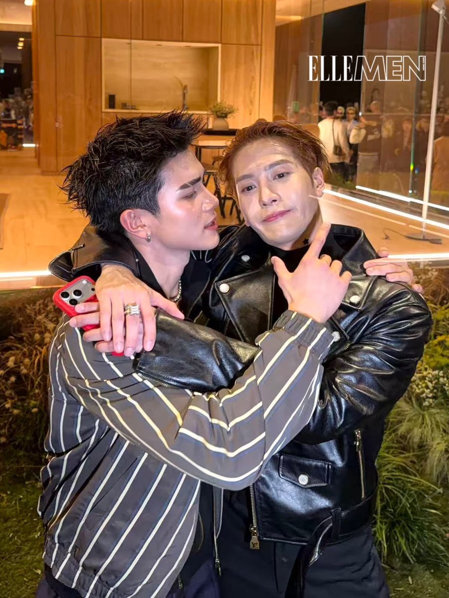 FourthOfficiall's tweet image. IG Post Update [21012026] : ellemenhk

@tawattannn @LouisVuitton 
FOURTH LV FRONT ROW PFW26
#LVMENFW26xFOURTH 
#LVMenFW26 #LouisVuitton 
#Fourthnattawat #โฟร์ทณัฐวรรธน์

捕捉秀場最暖瞬間 @.jacksonwang852g7和 @tawattannn 竟然合照了！Jackson Wang 與 Fourth 同時現身 @louisvuitton…