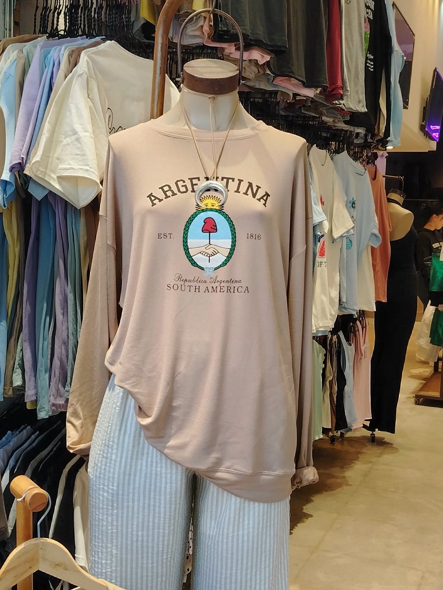 lihuelita's tweet image. Ella lo advirtió en septiembre, lo comprobé hace un rato caminando por Avellaneda.
Además hay una malaria!