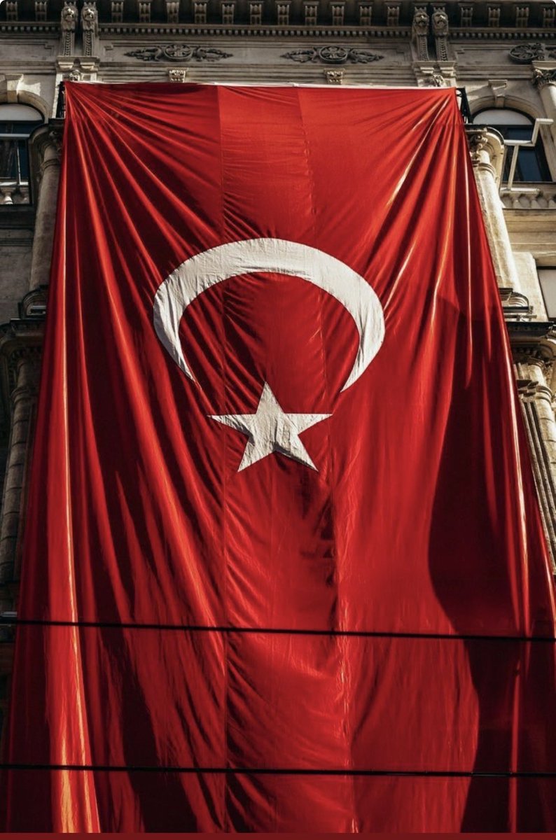 artugsen's tweet photo. “Türk bayrağı bu ülkenin onurudur. Ona yapılan saldırı, milletin tamamına yapılmıştır.”
#bayraknamustur #türkbayrağı https://t.co/OnfeAxPNzl