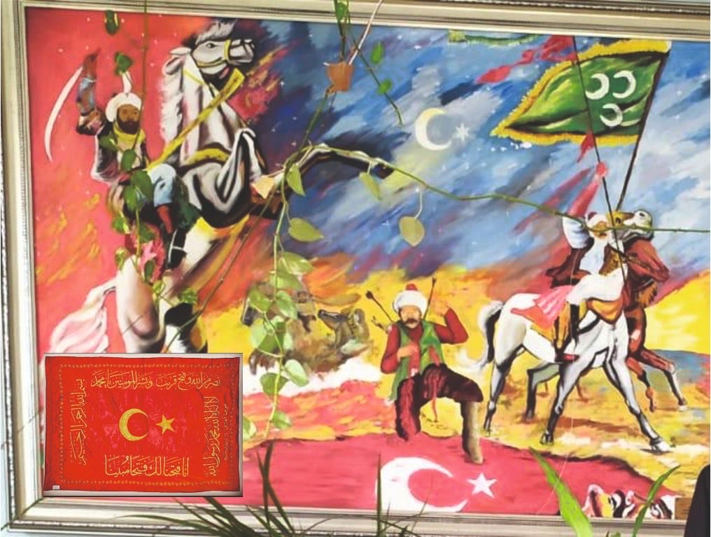 Parçalamaya çalıştığınız bayrak, Dikkat edin!#TürkBayrağı 
O Bayrak; şehidimin örtüsüdür, namusumuzdur.
İ’la-yı Kelimatullahın Sancağıdır.
Haddinizi bilin.
Bak #Akif size ne diyor;
Tükürün milleti alçakça vuran darbelere! 
Tükürün onlara alkış dağıtan kahbelere!
#BayrakNamustur