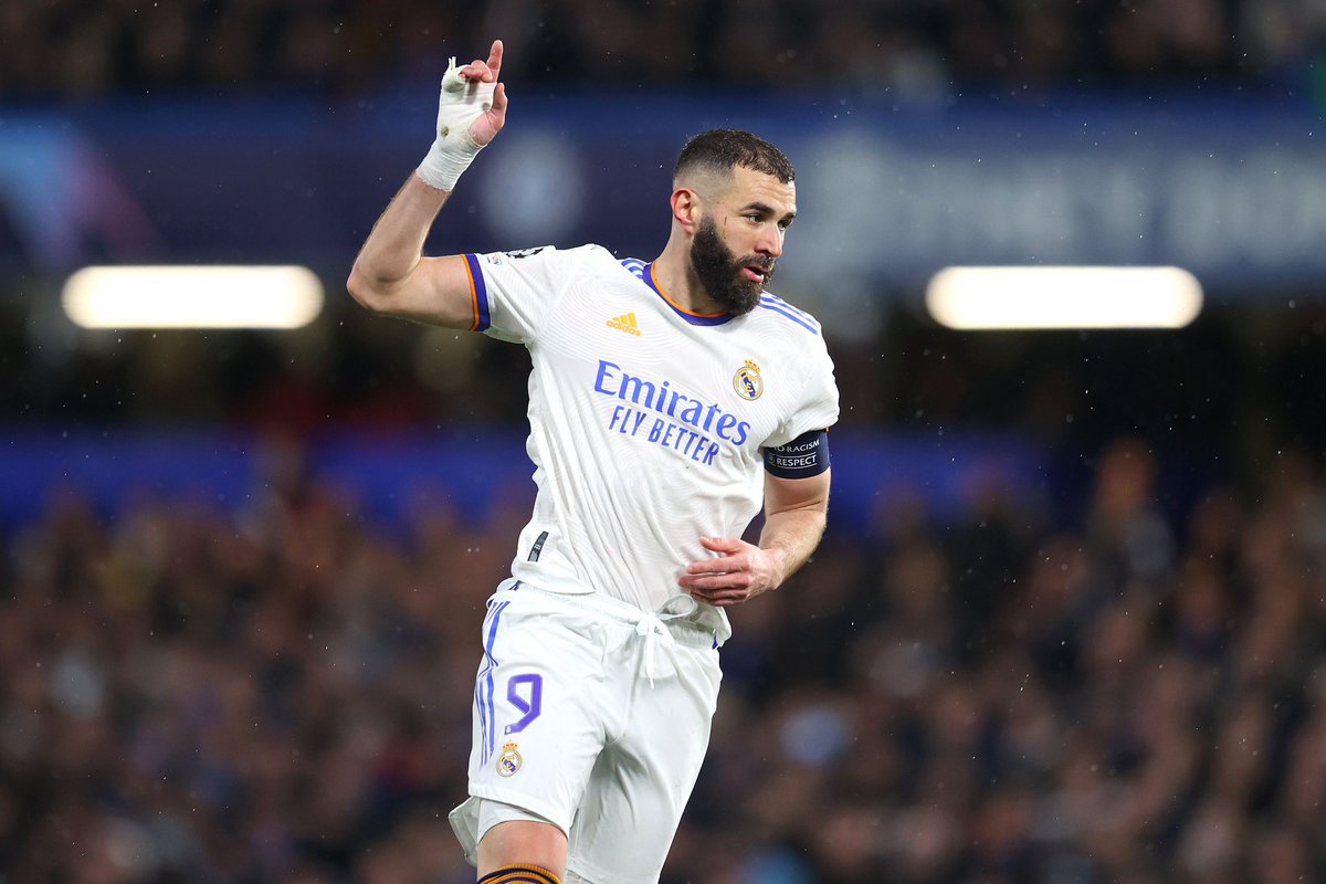 ActuCR7_'s tweet photo. 🚨 𝗕𝗥𝗘𝗔𝗞𝗜𝗡𝗚 : 𝗩𝗜𝗡𝗜́𝗖𝗜𝗨𝗦 𝗝𝗥. 𝗗𝗘𝗩𝗜𝗘𝗡𝗧 𝗟𝗘 𝟮𝗘 𝗠𝗘𝗜𝗟𝗟𝗘𝗨𝗥 𝗣𝗔𝗦𝗦𝗘𝗨𝗥 𝗗𝗘 𝗟’𝗛𝗜𝗦𝗧𝗢𝗜𝗥𝗘 𝗗𝗨 𝗥𝗘𝗔𝗟 𝗘𝗡 𝗖𝟭. 🤍🏆

Vinícius Jr 🇧🇷 dépasse Karim Benzema 🇫🇷 et s’installe à la 2e place du classement des meilleurs passeurs du Real Madrid en Ligue des champions, derrière Cristiano Ronaldo 🇵🇹. 👑

𝟯𝟭 — 🇵🇹 Cristiano Ronaldo
𝟮𝟴 — 🇧🇷 Vinícius Jr 🆕
𝟮𝟳 — 🇫🇷 Karim Benzema

LÉGENDES ! 😮‍💨