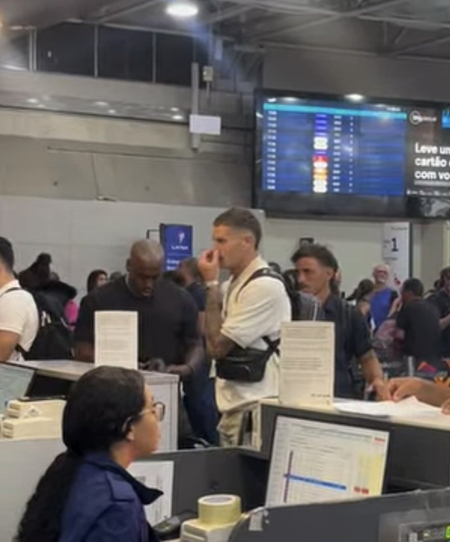 ✠Estagiário do VASCO✠ tweet media
