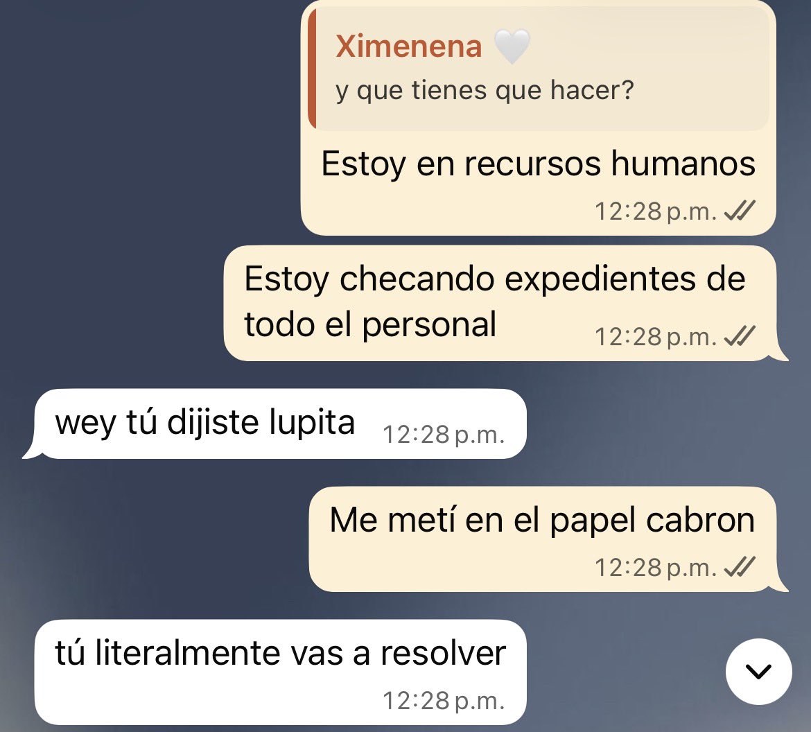 arlethamaaro's tweet photo. Me metí en el papel full https://t.co/Z0firACKWD