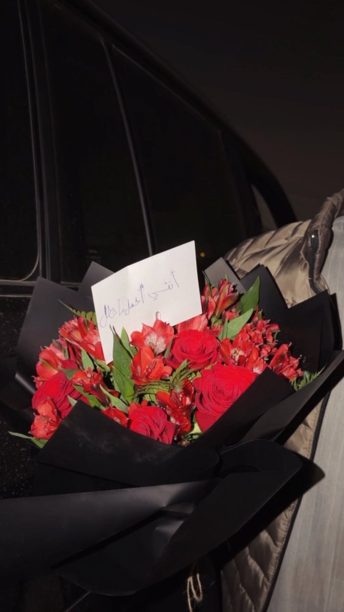 boo7_v's tweet image. +

بعـد ماخـذيت مــن … ليلتك ماكفاني
ودي اعيد وقتي معك وارجع اللحظه

يا أجمل بنات حواء في عيون الاناني
انشهد ان الادمي مبـخوت لا قام حظه

 ٤٨ : ١١ م.🖤