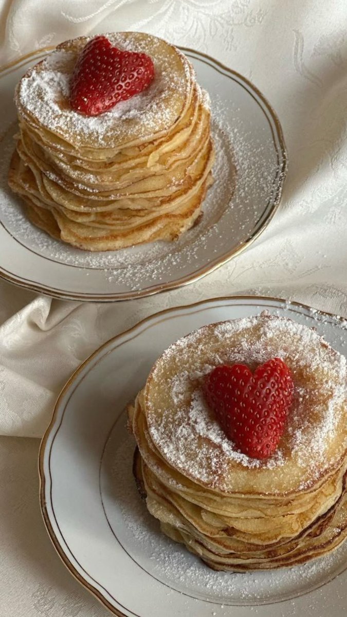 etherealdior's tweet photo. there's always time for a sweet treat https://t.co/QkVdyDVRDA