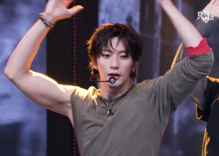 anton pits tweet media