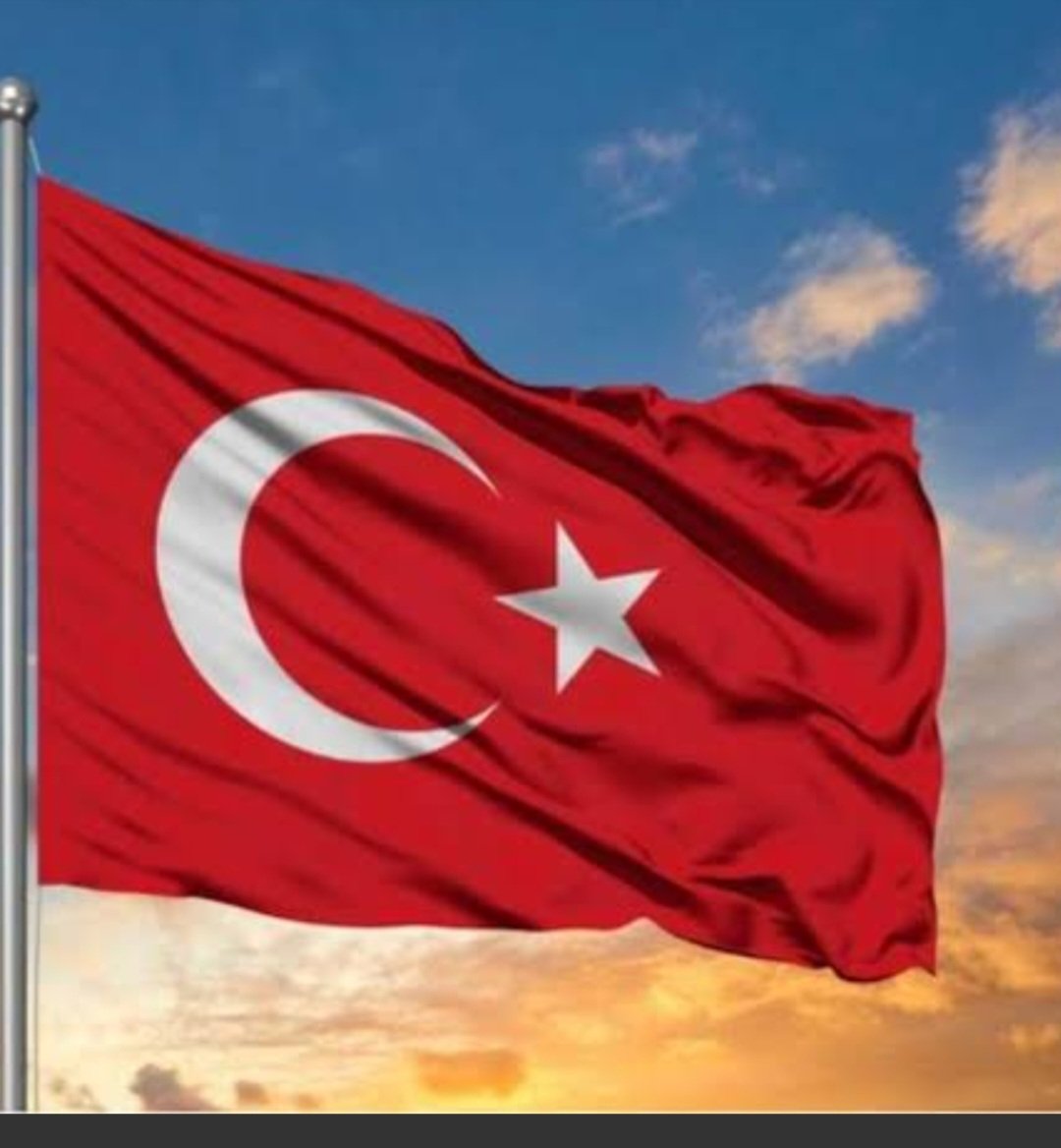 EREFad1's tweet photo. Bu milletin duruşunu sınamaya kalkışanlar, karşılarında çelikleşmiş bir irade bulur.
Sessizlik bir geri çekilme değil; derinleşen bir hazırlıktır.

Bu ülkenin değerlerine yönelen her girişim, cevapsız kalmaz.

Türk bayrağımıza yönelik saldırıyı şiddetle lanetliyorum. https://t.co/1KLbOVmkMG