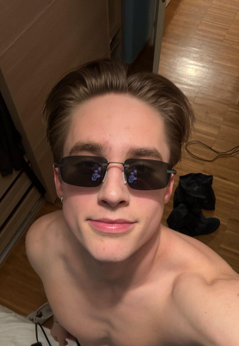 olivermuhl's tweet image. Just tapping in... all good?