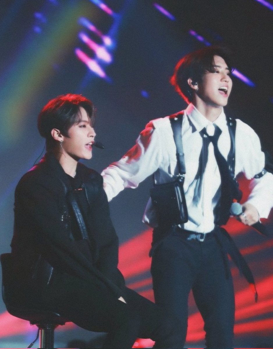 hanniesdaddy's tweet image. Chopsticks stick together, no matter what