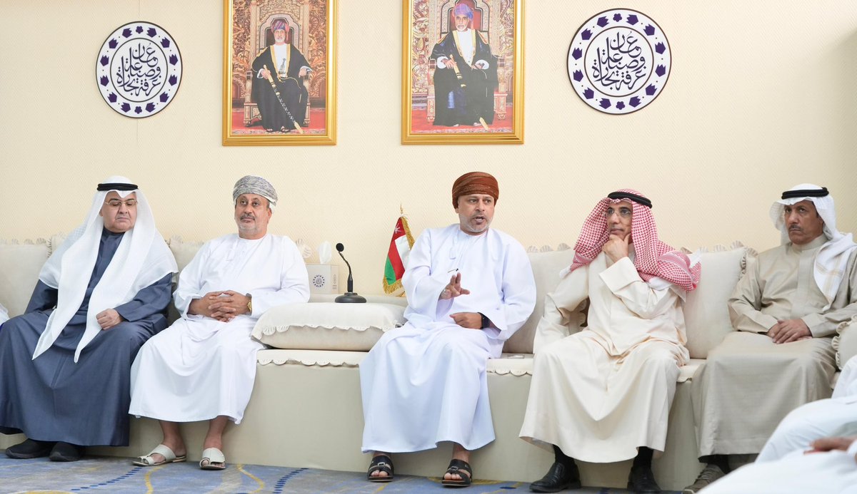 OmanChamber's tweet image. استضافت غرفة تجارة وصناعة عُمان وفدًا من الصحفيين من دول مجلس التعاون لدول الخليج العربية، الذين تستضيفهم جمعية الصحفيين العُمانية، وكان في استقبالهم الشيخ راشد بن عامر المصلحي النائب الأول لرئيس مجلس إدارة غرفة تجارة وصناعة عُمان، وذلك في إطار تعزيز التواصل الإعلامي الاقتصادي…