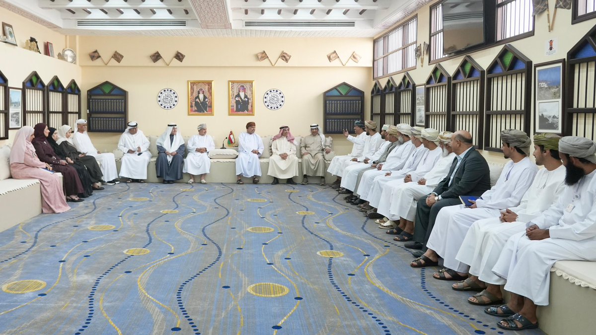 OmanChamber's tweet image. استضافت غرفة تجارة وصناعة عُمان وفدًا من الصحفيين من دول مجلس التعاون لدول الخليج العربية، الذين تستضيفهم جمعية الصحفيين العُمانية، وكان في استقبالهم الشيخ راشد بن عامر المصلحي النائب الأول لرئيس مجلس إدارة غرفة تجارة وصناعة عُمان، وذلك في إطار تعزيز التواصل الإعلامي الاقتصادي…