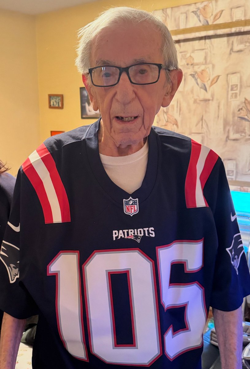 New England Patriots tweet media