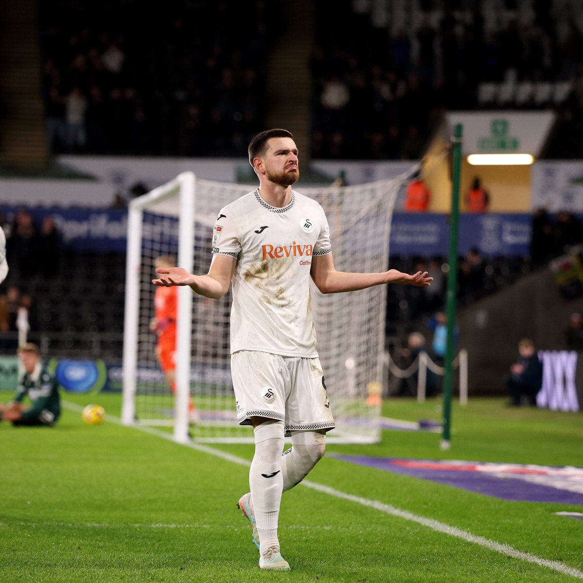 DanielGriff2003's tweet photo. RT @JordanWebber96: Golden boot…🔜

Fifteen goals in all competitions so far. The bloke is absolutely lethal! 🦢 https://t.co/A2vdZE4j4j