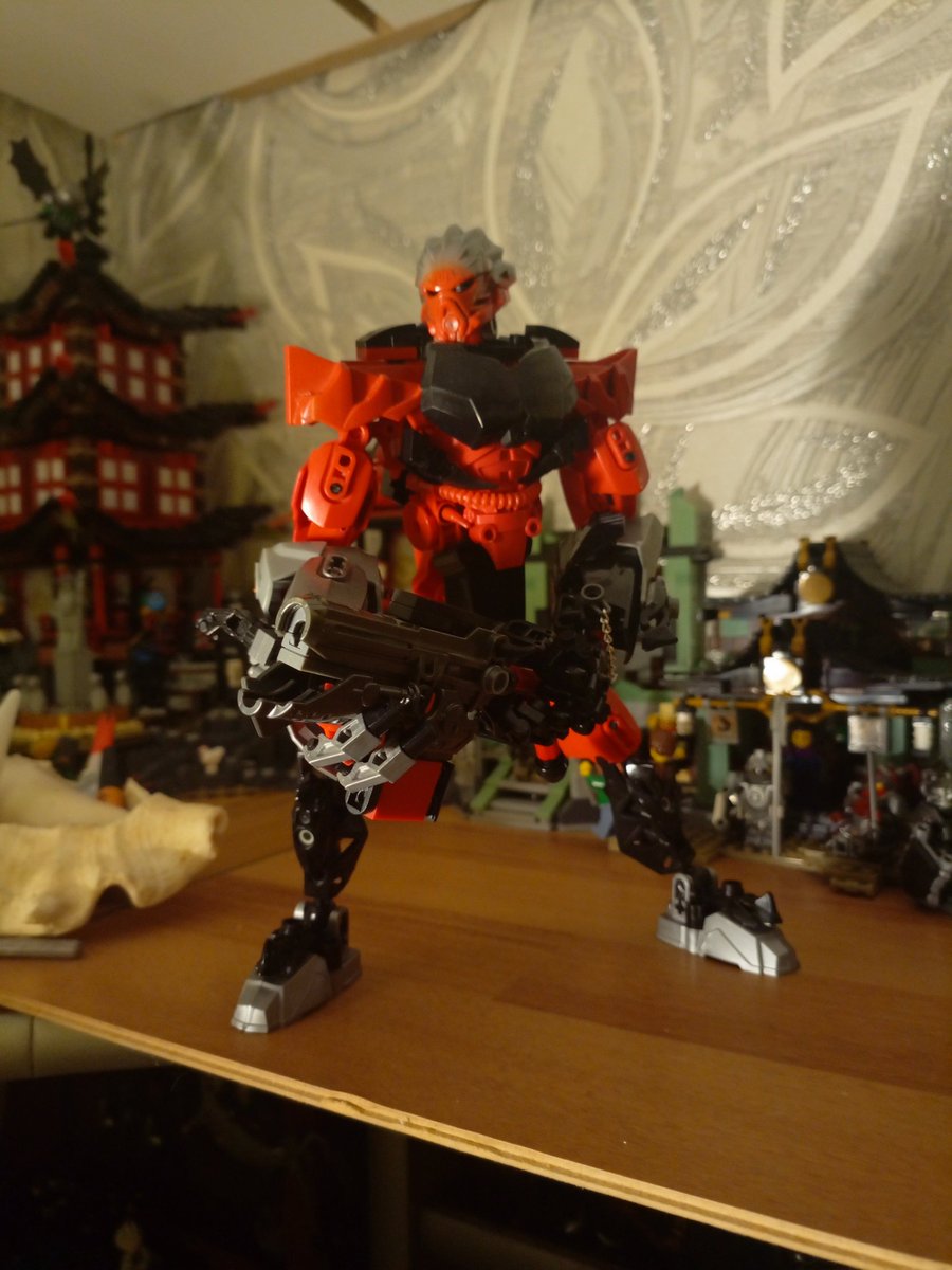 GiHi008's tweet photo. Annnd it's done 
I wasn't expecting that I will finish it so soon 
(Will post some more photos later)
Good night for everyone

Нуууу и всё 
Не думал я, что так его закончу 
(Ещё пару фоток потом выложу)
Всем спокойной ночи 
#lego #Bionicle #herofactory #moc #mecha https://t.co/ozDeq6hhcs