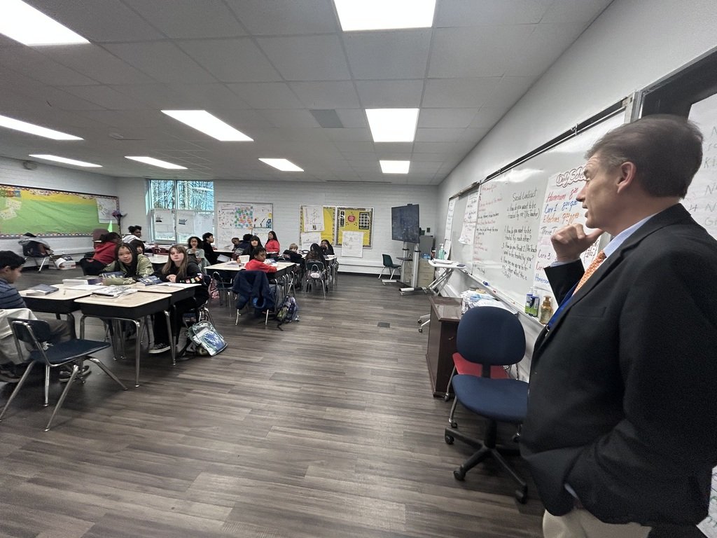 LCSJackets's tweet photo. Day one in the schools.
Interim Superintendent Dr. Rodney Shotwell spent time visiting and connecting with students and staff across Lexington City Schools — listening, learning, and supporting the important work happening every day. 💙🧡
#ThriveInTheHive #BeSomebody https://t.co/P8ZtMpGQrU