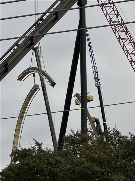 Six Flags Over Texas tweet media