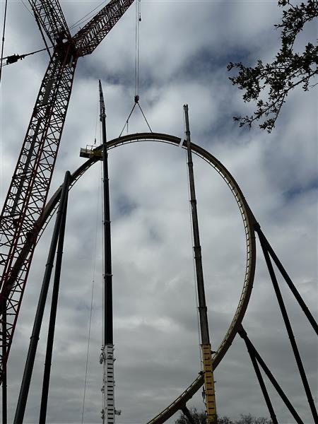 Six Flags Over Texas tweet media