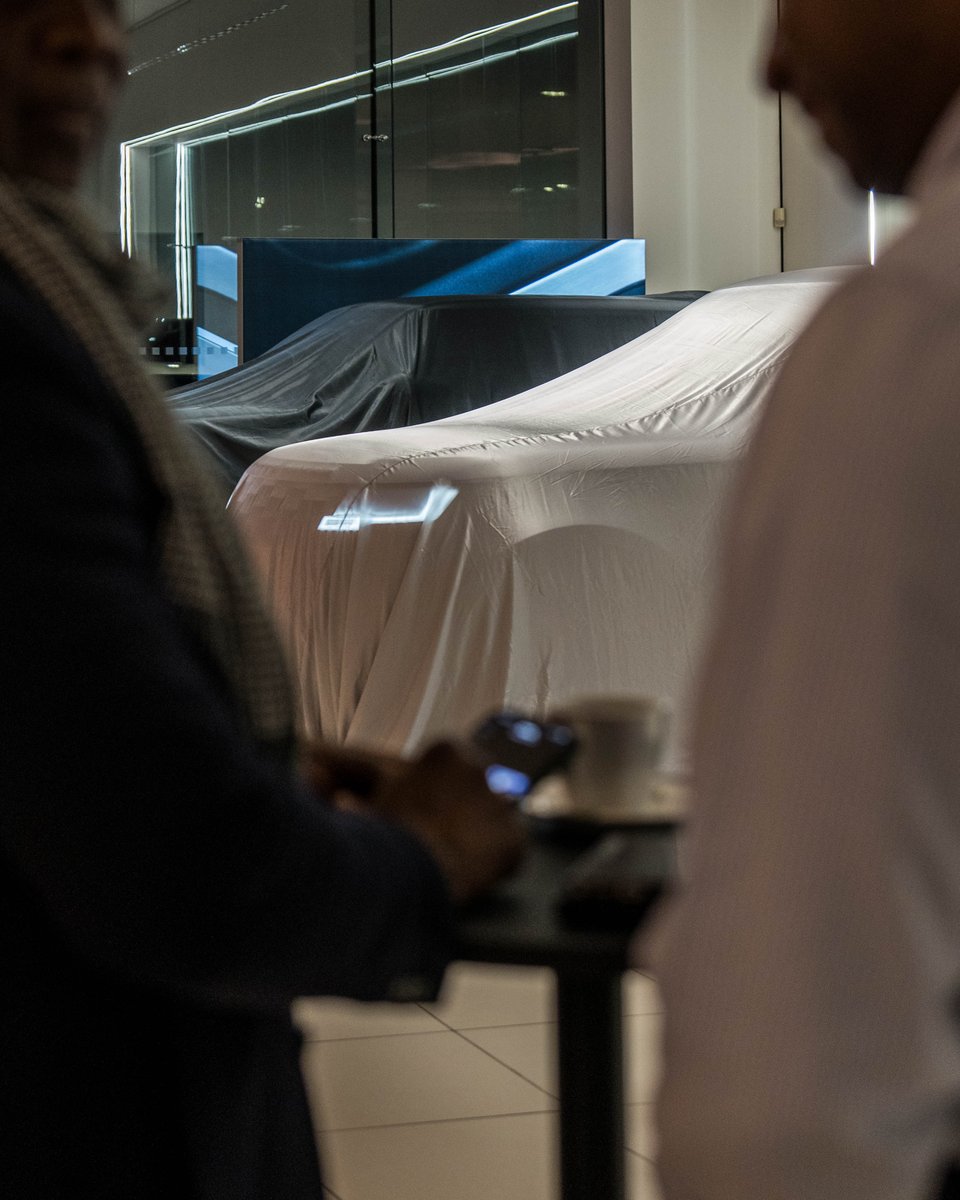 GRANGEMOTORS's tweet image. The reveal is here! 

We unveiled the Range Rover SV models at Grange Land Rover Hatfield, where luxury meets performance. 

Experience bespoke craftsmanship and refined details. 

Contact us to book your viewing. 

#LandRover #SV #RangeRover #RangeRoverSport #Hatfield