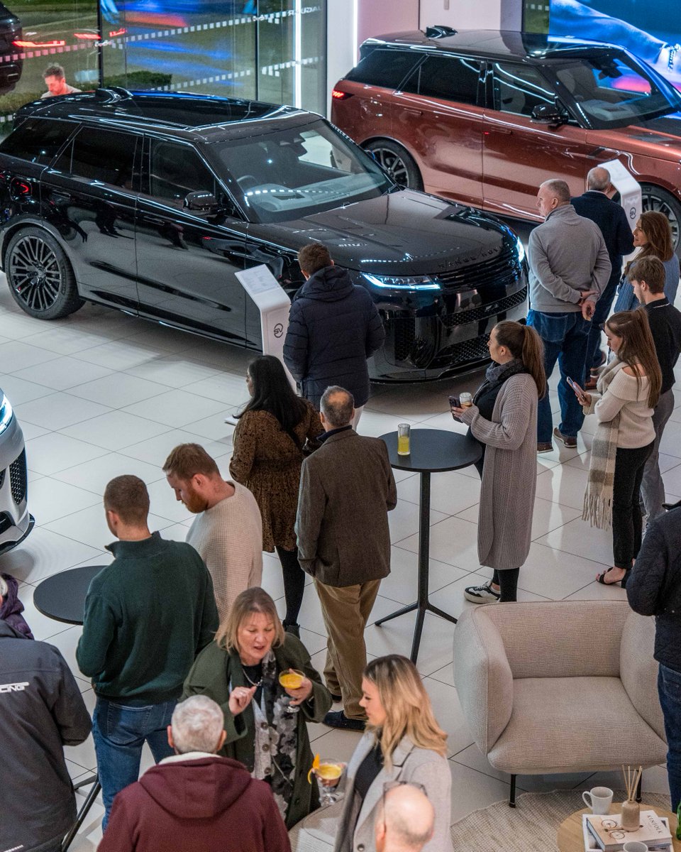 GRANGEMOTORS's tweet image. The reveal is here! 

We unveiled the Range Rover SV models at Grange Land Rover Hatfield, where luxury meets performance. 

Experience bespoke craftsmanship and refined details. 

Contact us to book your viewing. 

#LandRover #SV #RangeRover #RangeRoverSport #Hatfield