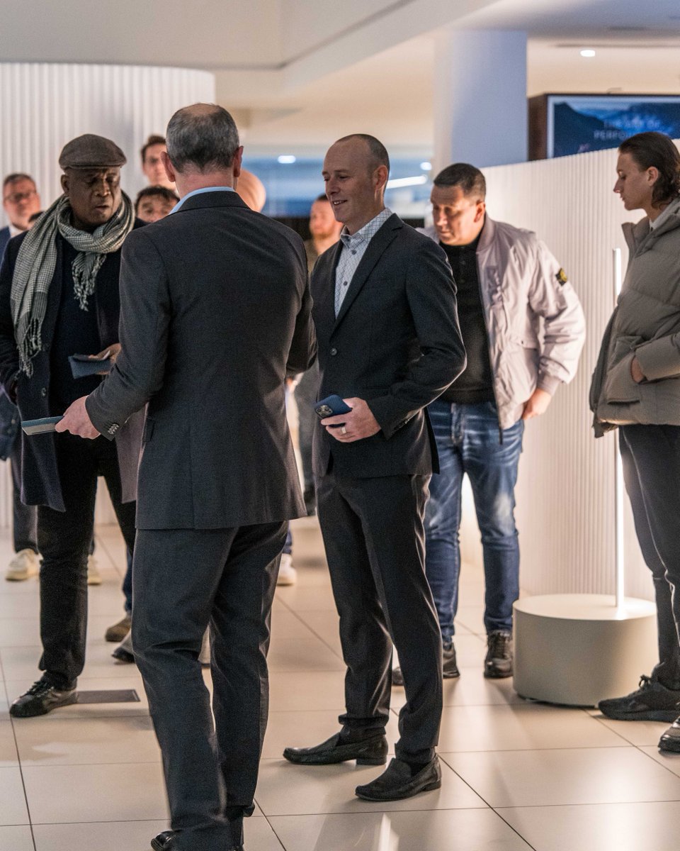 GRANGEMOTORS's tweet image. The reveal is here! 

We unveiled the Range Rover SV models at Grange Land Rover Hatfield, where luxury meets performance. 

Experience bespoke craftsmanship and refined details. 

Contact us to book your viewing. 

#LandRover #SV #RangeRover #RangeRoverSport #Hatfield