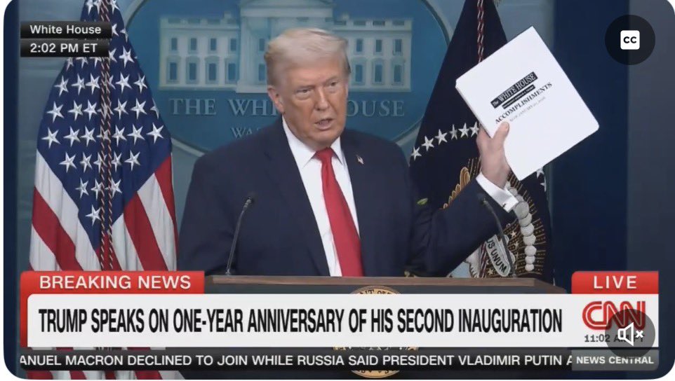 MazaComm's tweet image. Que un Presidente no tenga logros, en su primer año de gobierno, es malo pero que un Presidente en una conferencia de prensa de 2 horas pretenda justificarse con “logros” tales como:
- Le cambiamos el nombre al Golfo de México y ahora se llama “Golfo de América”.
- Declaramos a…