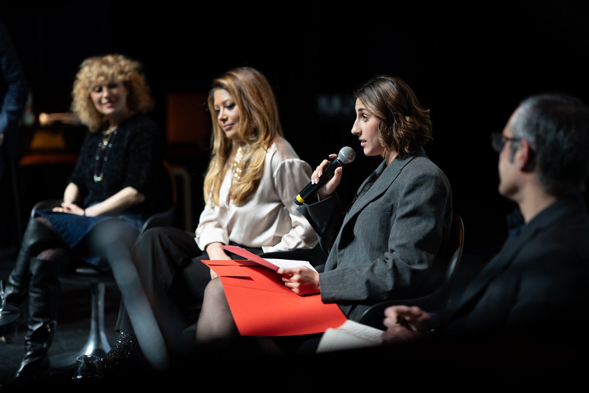 vpecresse's tweet image. Iran, Vie, Liberté !
Grande mobilisation organisée par la région @iledefrance en soutien au peuple iranien. Nous exigeons que la France classe les gardiens de la révolution islamique en organisation terroriste et demande au Conseil de Sécurité de l'ONU de saisir la Cour Pénale…