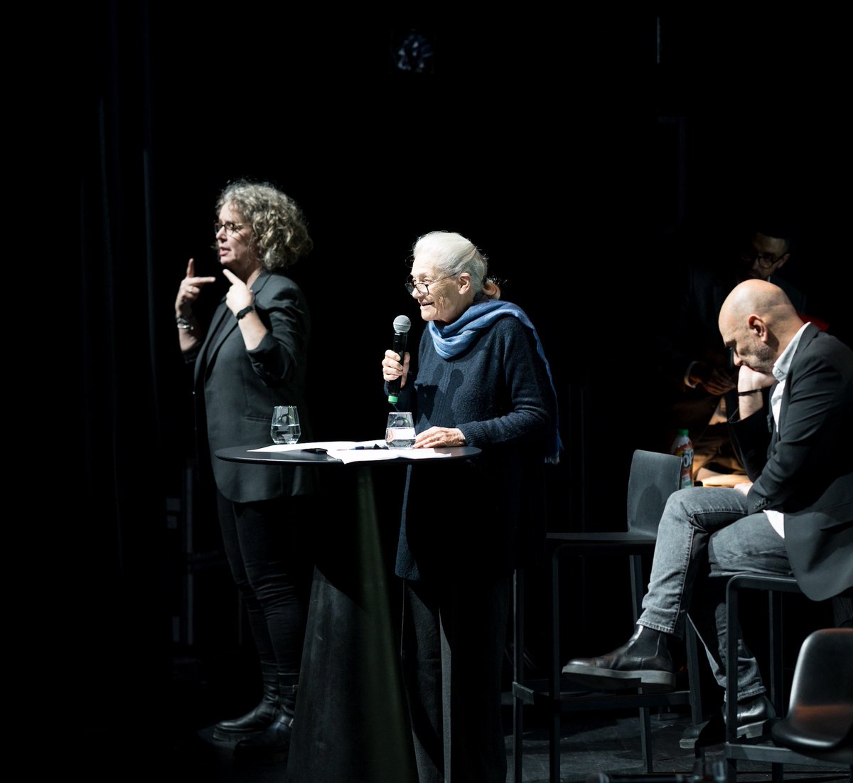 vpecresse's tweet image. Iran, Vie, Liberté !
Grande mobilisation organisée par la région @iledefrance en soutien au peuple iranien. Nous exigeons que la France classe les gardiens de la révolution islamique en organisation terroriste et demande au Conseil de Sécurité de l'ONU de saisir la Cour Pénale…