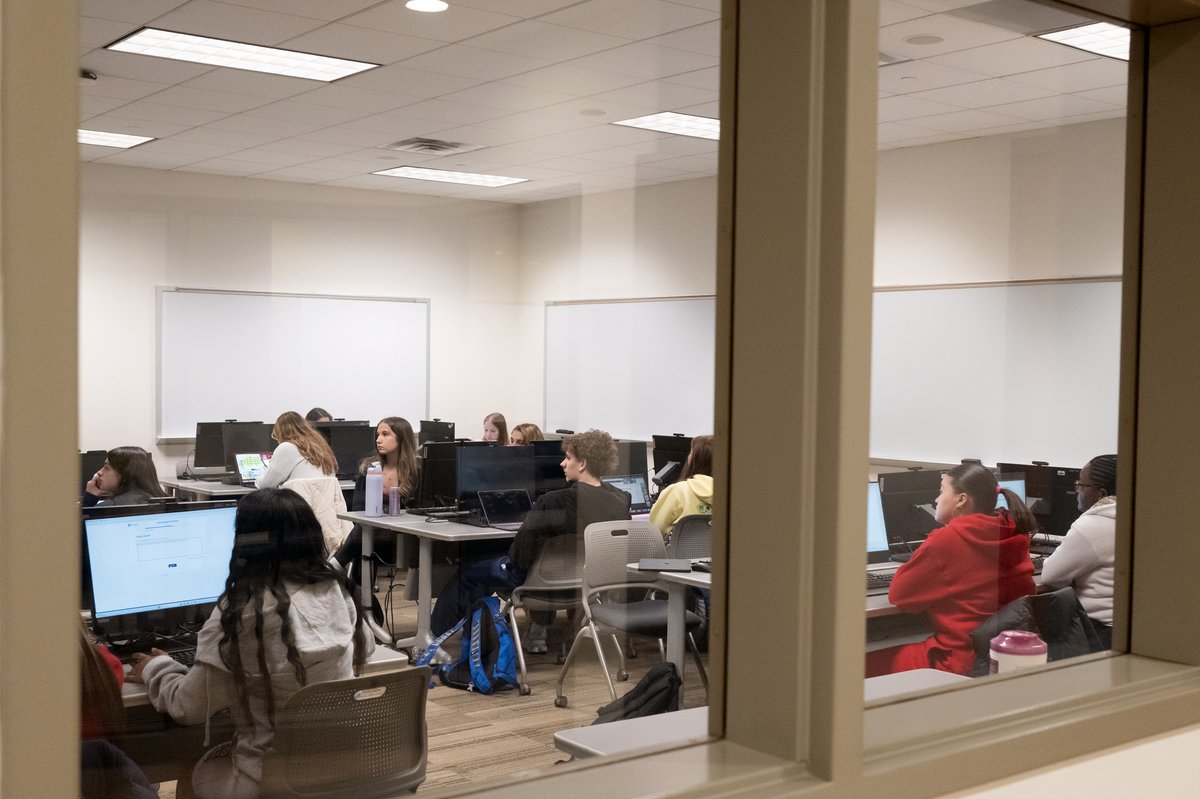 Mount Saint Mary College tweet media