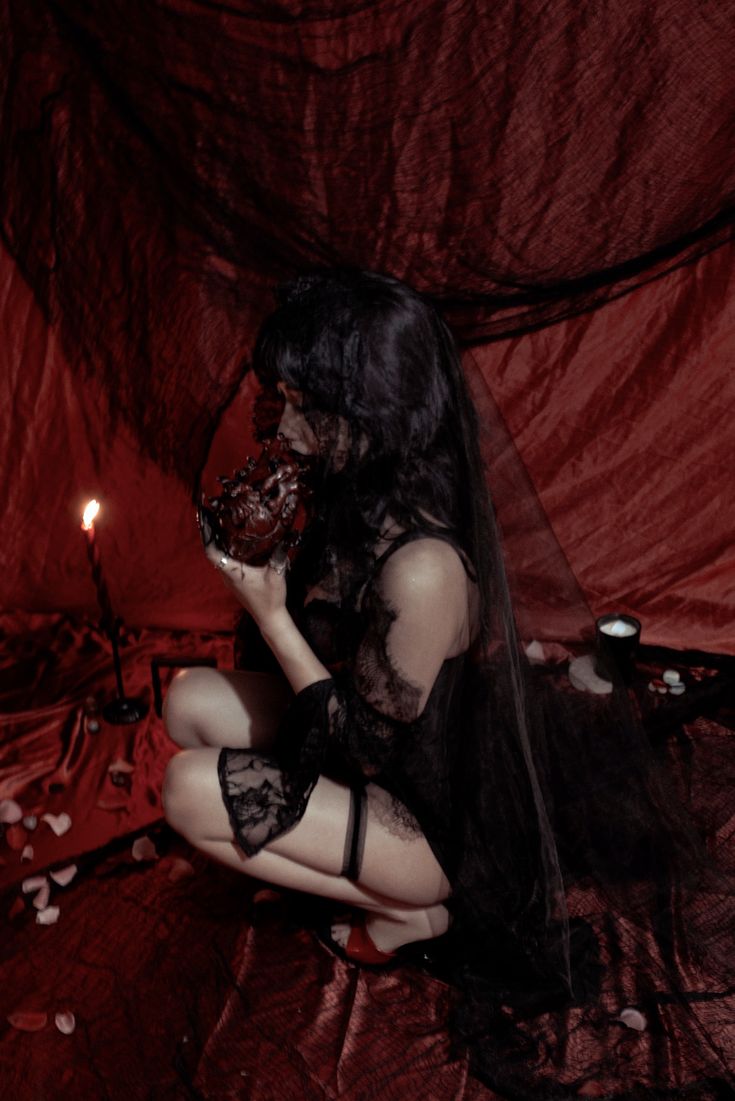 Red_Rose_232's tweet image. The feminine urge to: