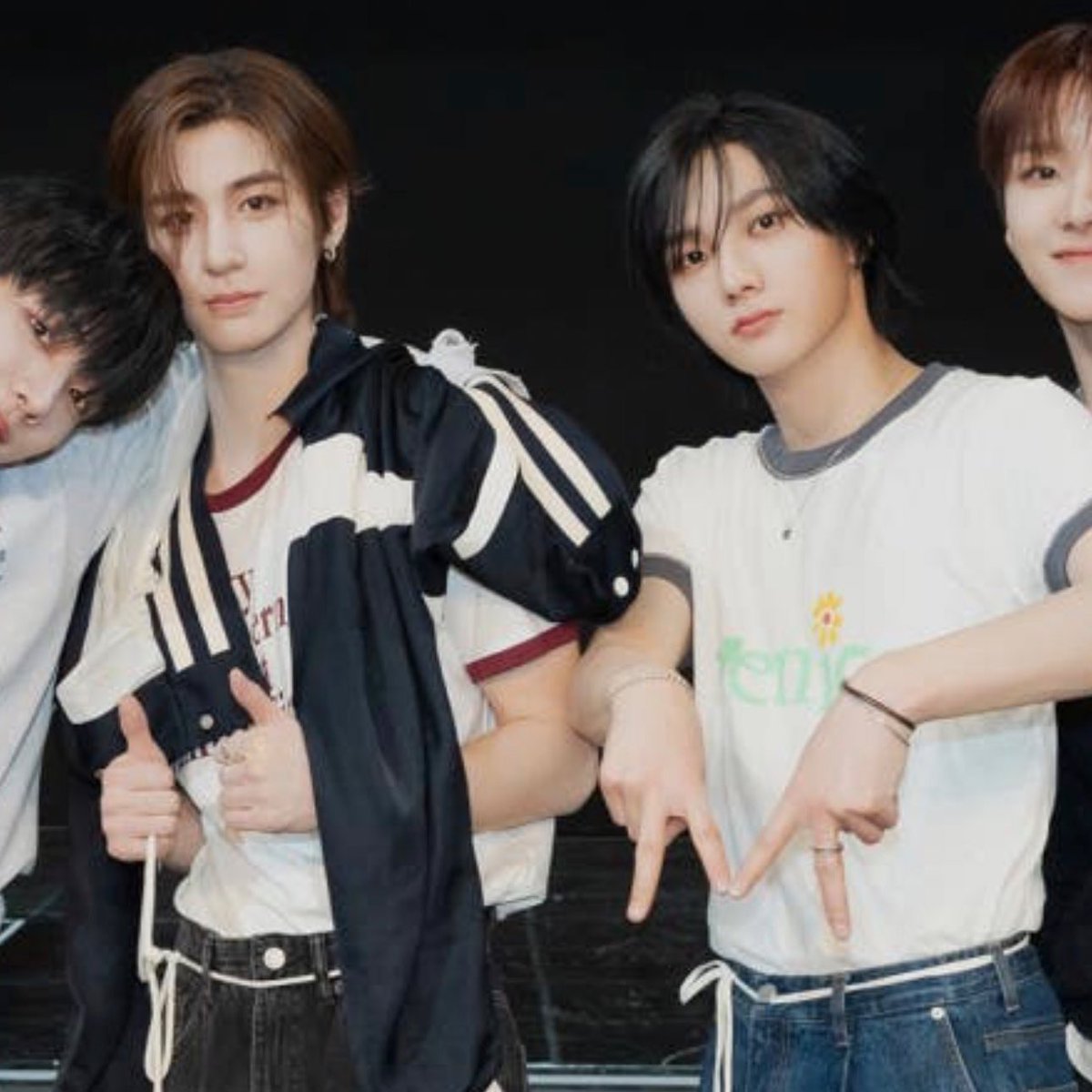 sunghosloops's tweet image. GETTING READY                    TO MAKE HISTORY