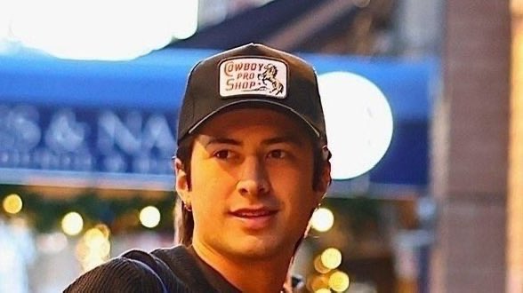 rznvlore's tweet image. the sisterhood of the traveling gay hats