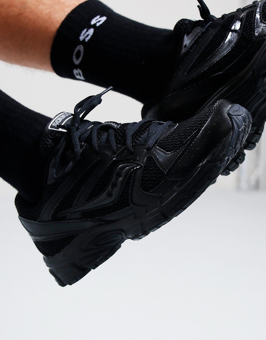 StreetFinderrr's tweet photo. Promo sur la Saucony Ride Millenium, elle passe à 93.99€ sur BSTN. Une paire full black pour porter tout les jours ! 🏴

👉https://t.co/bSZ0OFRyWC

#Saucony #BonPlan https://t.co/LdzYILQ6yt