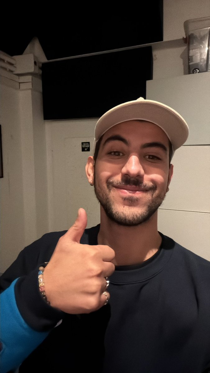 Hi
