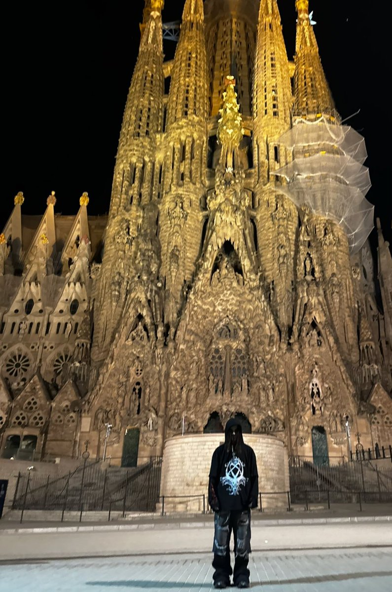 Vacantwinter's tweet photo. MAY THE BRIDGES I BURN LIGHT THE WAY . https://t.co/PM4QpfSMjV