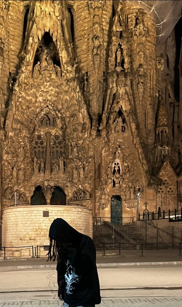 Vacantwinter's tweet photo. MAY THE BRIDGES I BURN LIGHT THE WAY . https://t.co/PM4QpfSMjV