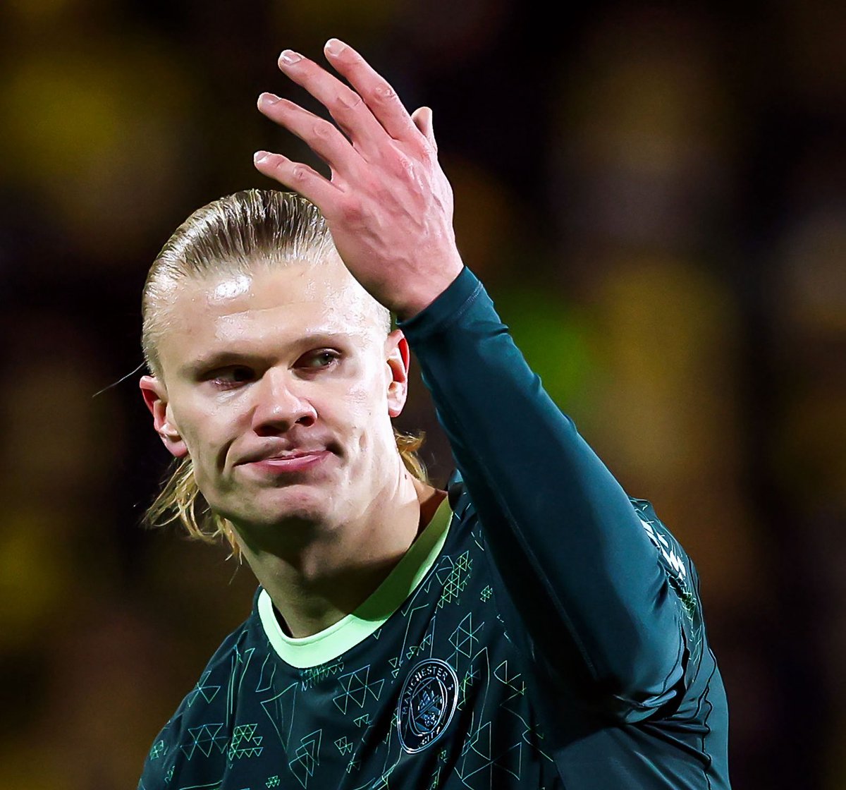 FabrizioRomano's tweet image. 🚨 Erling Haaland: “I don’t have the answers. I take full responsibility of not being able to score”.

“I just apologise to everyone; every single Man City supporter, every supporter that travelled to Bodo, because in the end it’s embarrassing”, told TNT Sports.