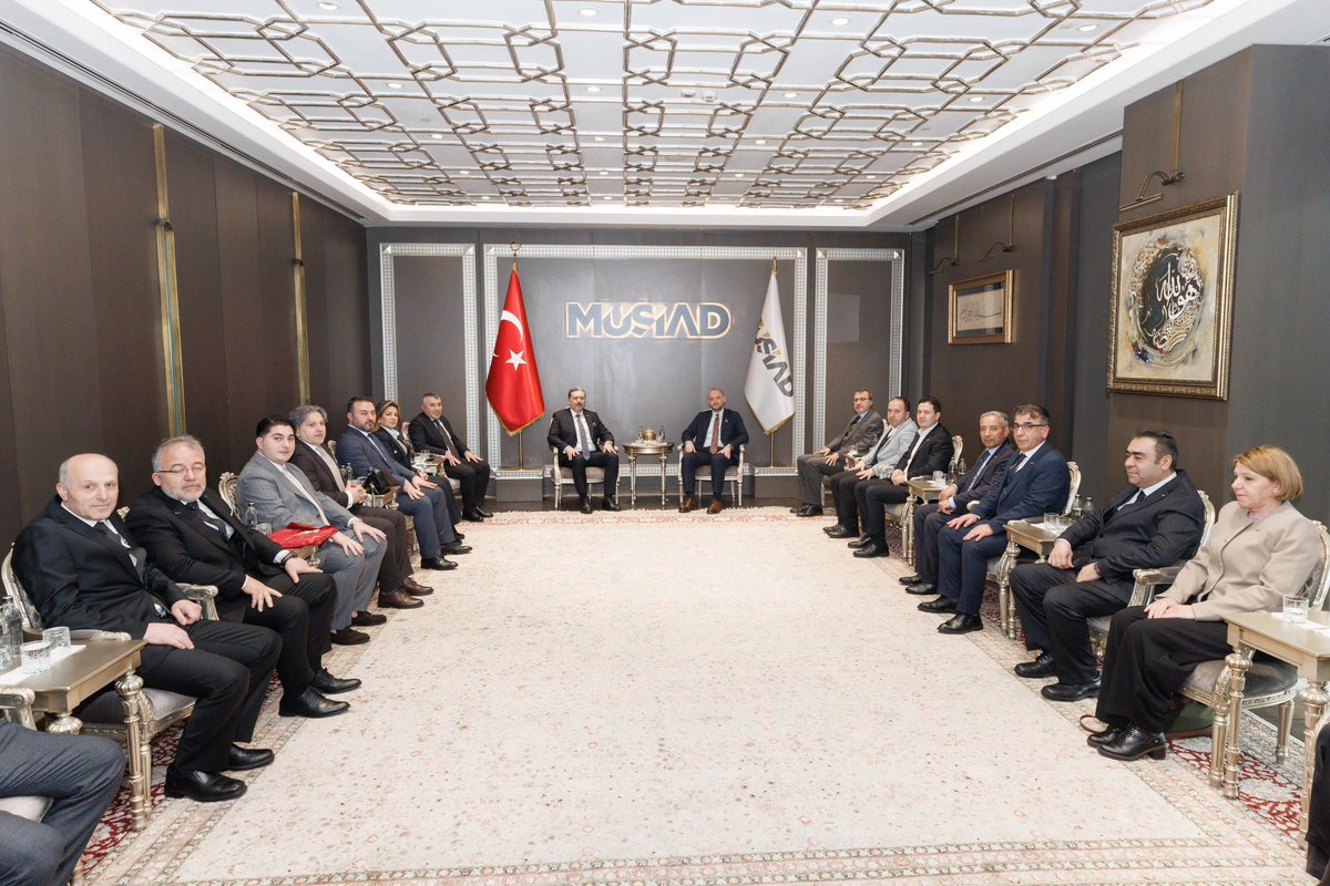 BurhanOzdemirTR's tweet photo. MÜSİAD Hollanda (@MusiadNederland) Şube Başkanımız Ali Köklü ve kıymetli Yönetim Kurulu Üyelerimizi Genel Merkezimizde misafir ettik.

Yurt dışı teşkilatlanma vizyonumuz, Avrupa’daki iş insanlarımızın beklentileri, bölgedeki faaliyetlerimiz ve Türkiye-Avrupa ekonomik ilişkilerinin geliştirilmesine yönelik değerlendirmelerde bulunduk.

Nazik ziyaretleri ve yapıcı katkıları için Başkanımız Ali Köklü’ye ve değerli Yönetim Kurulu Üyelerimize teşekkür ediyor, çalışmalarında başarılar diliyorum.