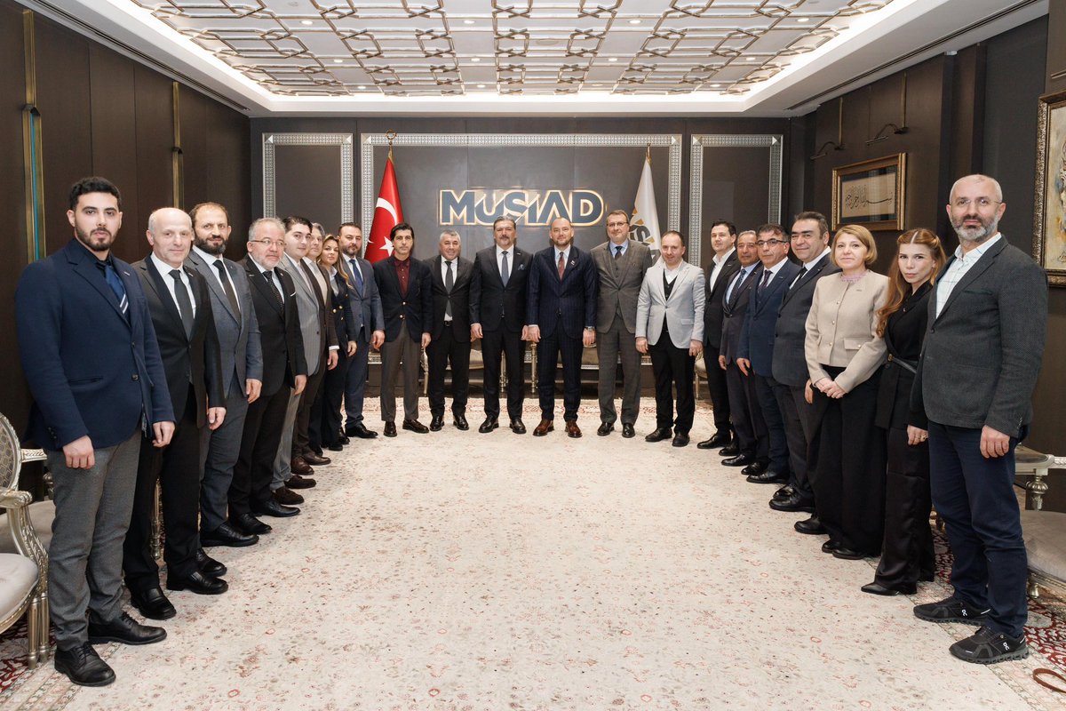BurhanOzdemirTR's tweet photo. MÜSİAD Hollanda (@MusiadNederland) Şube Başkanımız Ali Köklü ve kıymetli Yönetim Kurulu Üyelerimizi Genel Merkezimizde misafir ettik.

Yurt dışı teşkilatlanma vizyonumuz, Avrupa’daki iş insanlarımızın beklentileri, bölgedeki faaliyetlerimiz ve Türkiye-Avrupa ekonomik ilişkilerinin geliştirilmesine yönelik değerlendirmelerde bulunduk.

Nazik ziyaretleri ve yapıcı katkıları için Başkanımız Ali Köklü’ye ve değerli Yönetim Kurulu Üyelerimize teşekkür ediyor, çalışmalarında başarılar diliyorum.