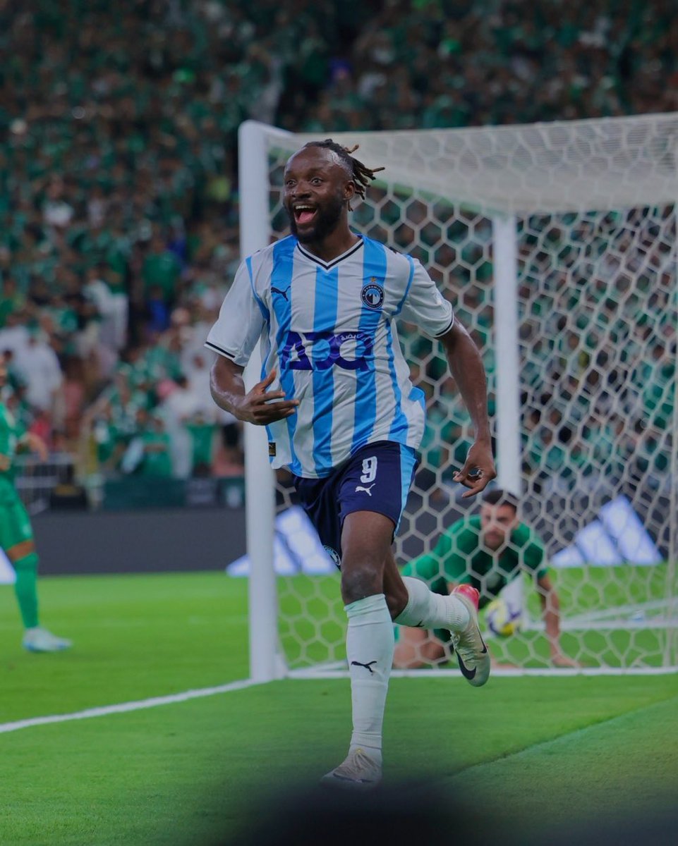 #مهاجم_فتاك_للهلال 
وش رايكم اعارة الى نهاية الموسم مهاجم هداف 💙