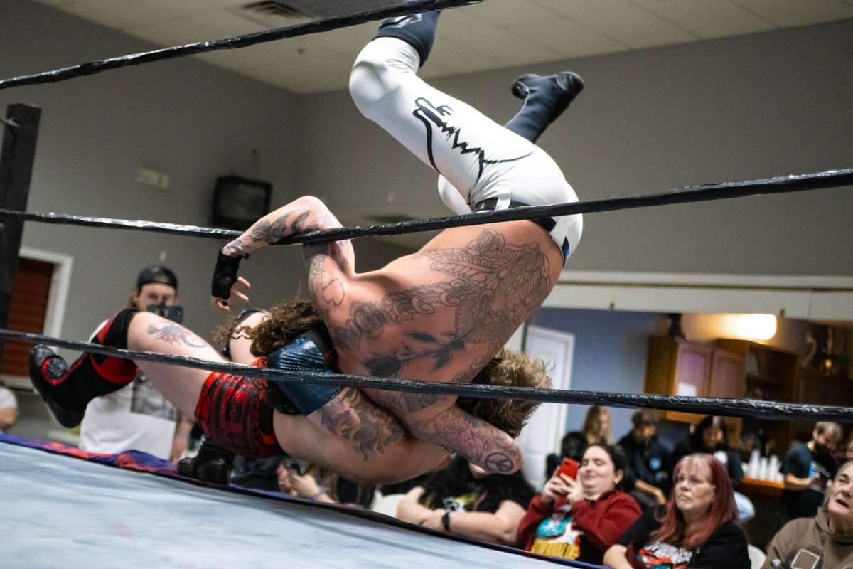 pynkglitt3r's tweet image. full show in now! drive.google.com/drive/folders/…