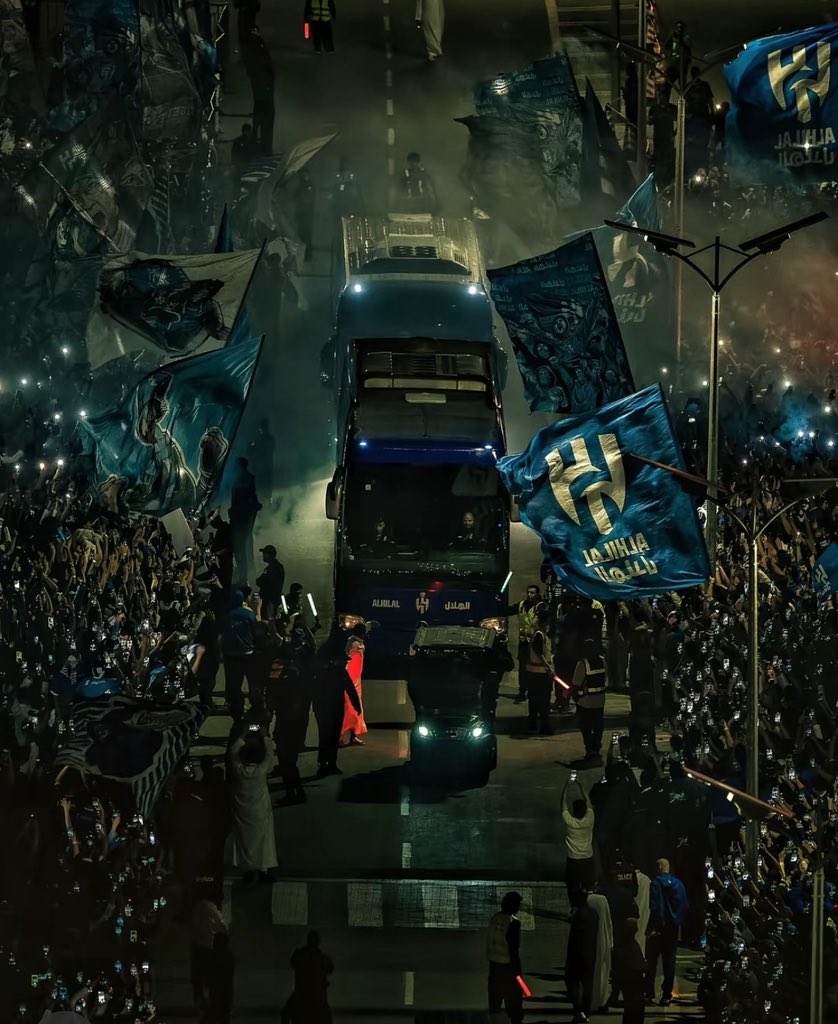 جمهور #الهلال العظيم 🚨 #ضد_الفيحاء_الارينا_فل

المرحلة تحتاج جماهيرها، والفريق في القمة وبفارق مريح
اللاعبون ينتظرون دعمكم في المدرجات قبل الملعب

نبي نشوف 25 ألف عاشق هلالي يهزّون المملكة أرينا 🔵