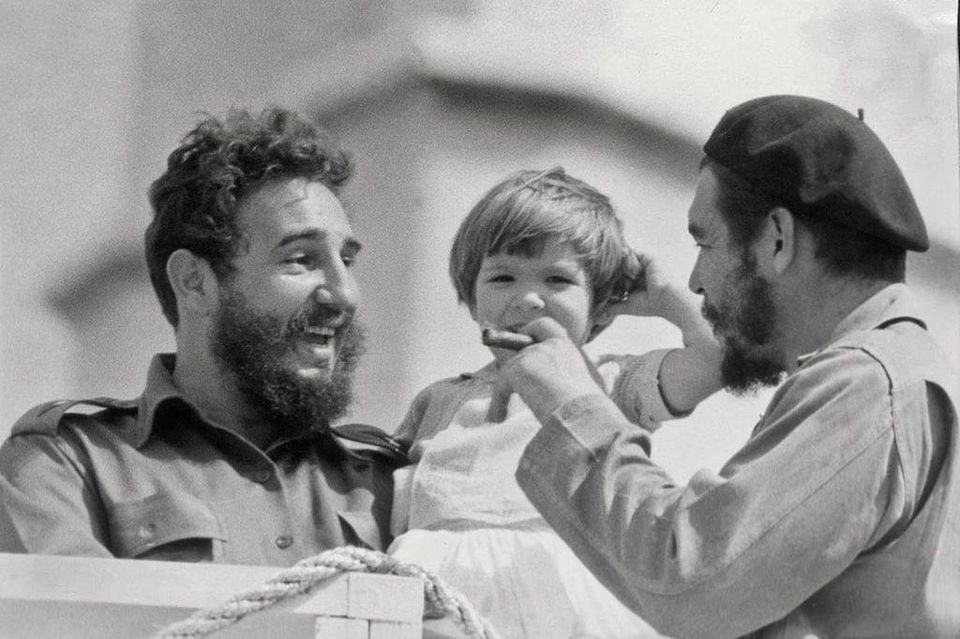 Fidel Castro and Che Guevara.