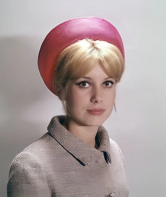distractedfilm's tweet image. Catherine Deneuve - the entire 1960s French cinema is just her deciding whether to be icy bourgeois perfection or let Buñuel put her in a surreal brothel uniform, while the rest of us are still trying to look sophisticated eating a baguette on the tube!