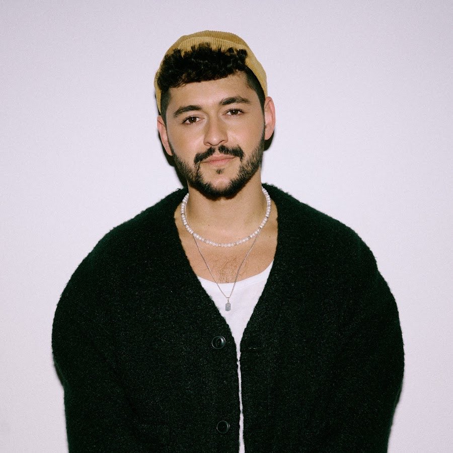 HenMazzig's tweet image. BREAKING: Noam Bettan will represent Israel at Eurovision this year!

Noam is a talented singer with popular songs already beloved in Israel. Soon his voice will be known all over Europe, too 💜

Kol haKavod to Noam! 🇮🇱