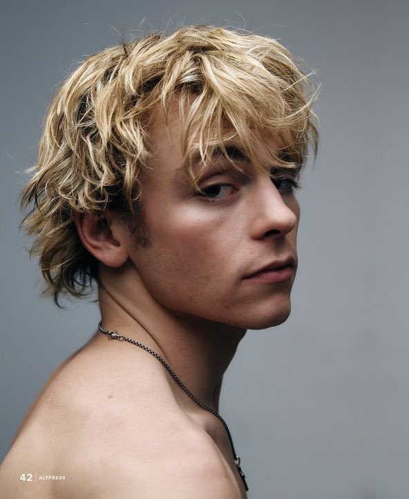 dreamyrosslynch's tweet photo. 😍😍 https://t.co/CWUTO24JO9
